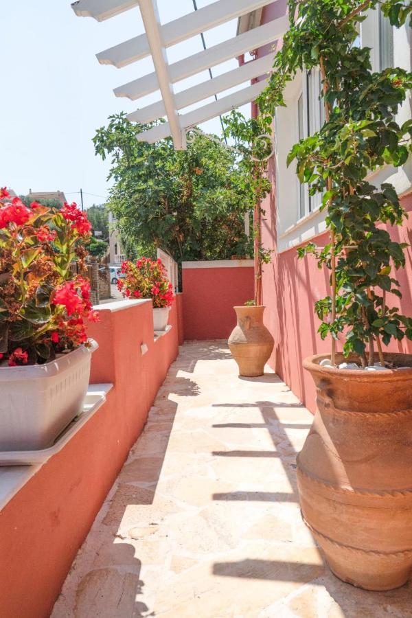 Villa Lefko'S House- Contemporary, Fully Renovated House Kassiopi Exterior foto